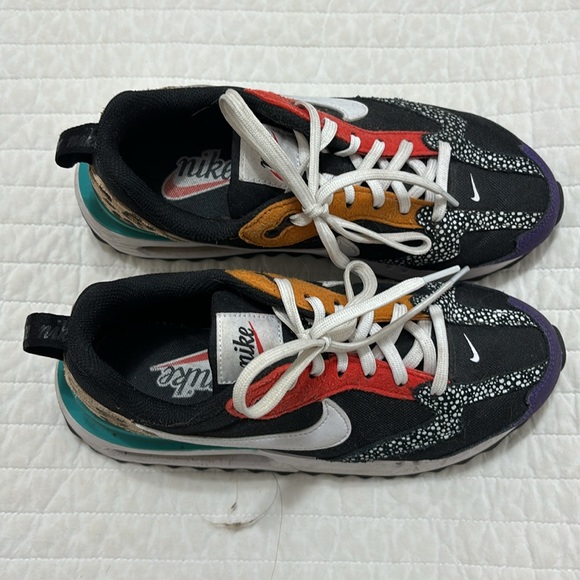 Bought on Revolve. Worn 8-10 times. No damage. - Picture 2 of 3